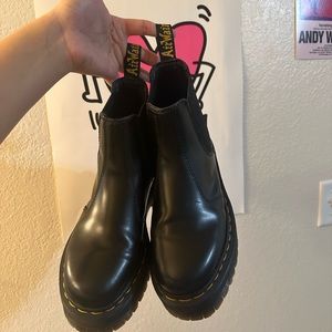 Platform Chelsea boots